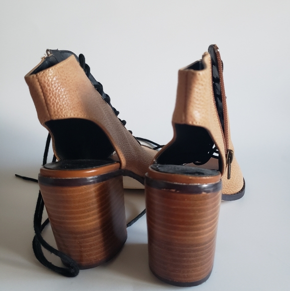 Lace up heeled sandals - Picture 3 of 5